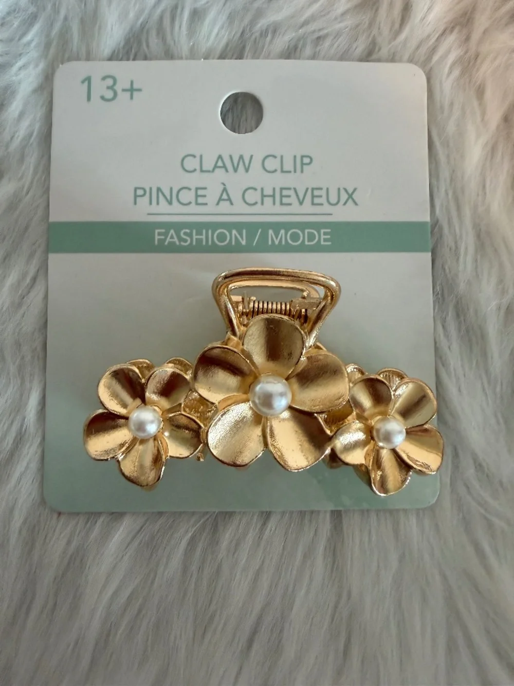 Fashion Gold Tone & Pearl Daisy Accent Claw Hair Clip